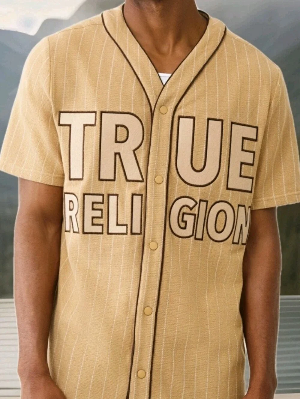 TRUE RELIGION: MEN'S LOGO BASEBALL JERSEY: BEIGE: SIZE: MEDIUM: BRAND NEW